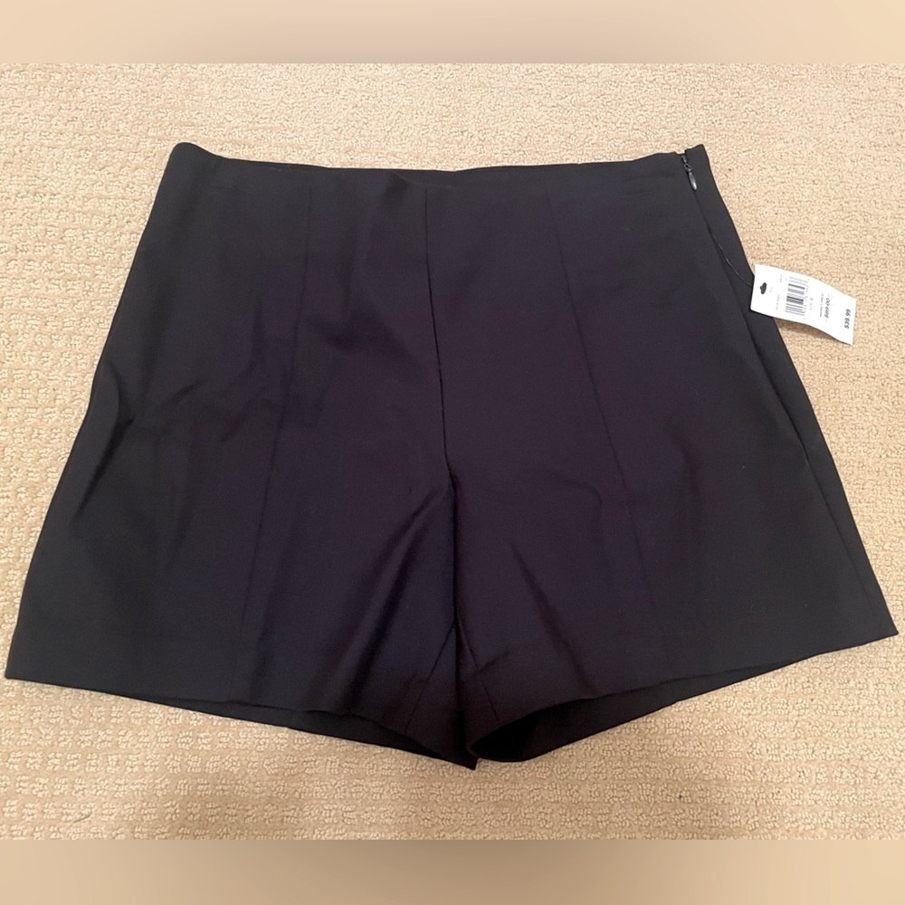 Saks Fifth Avenue High-Waisted Shorts NWT Size 6